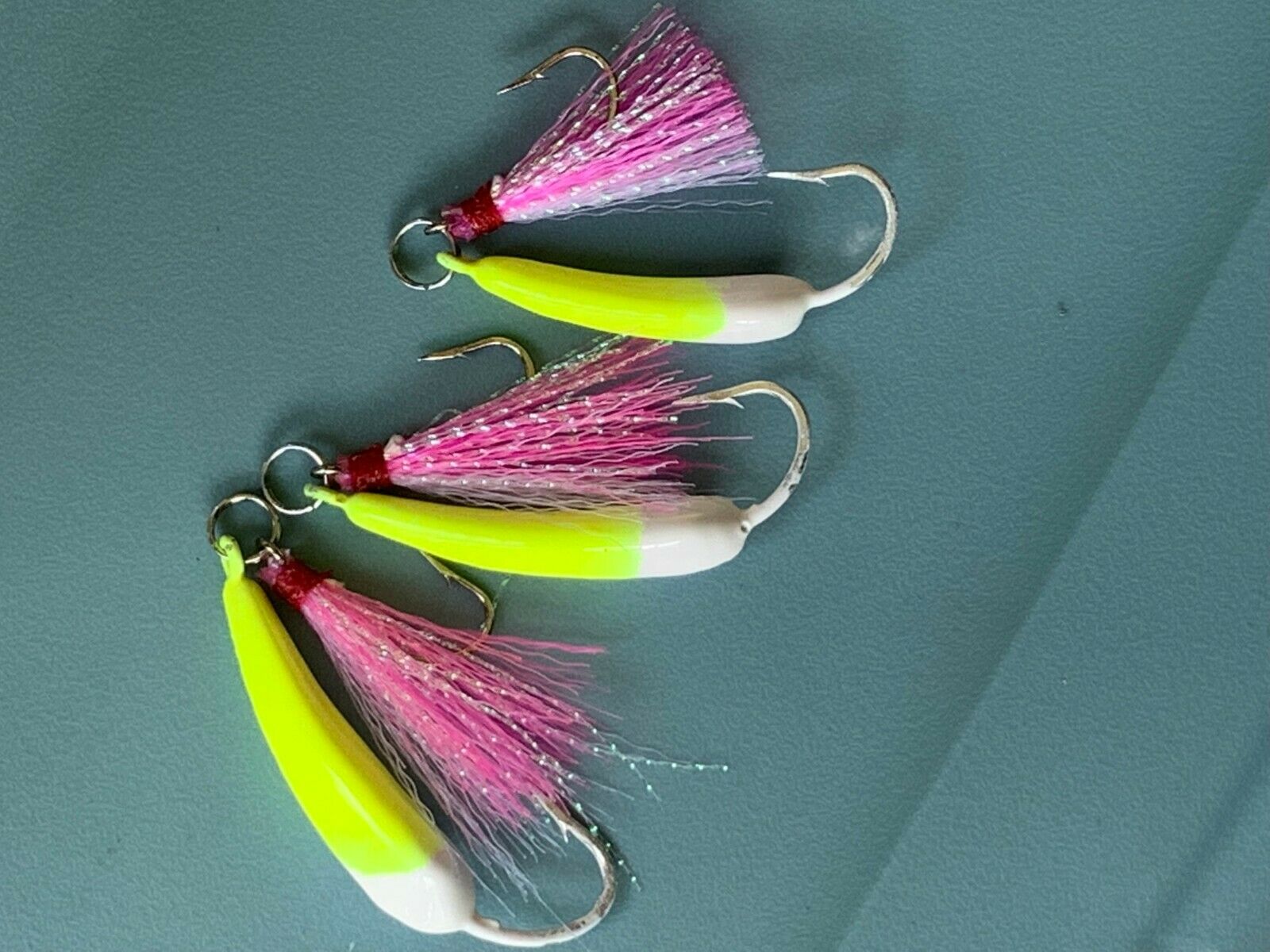 Ringed Pompano Jig N. Yellow/White w/ Fuchsia Pink Teaser